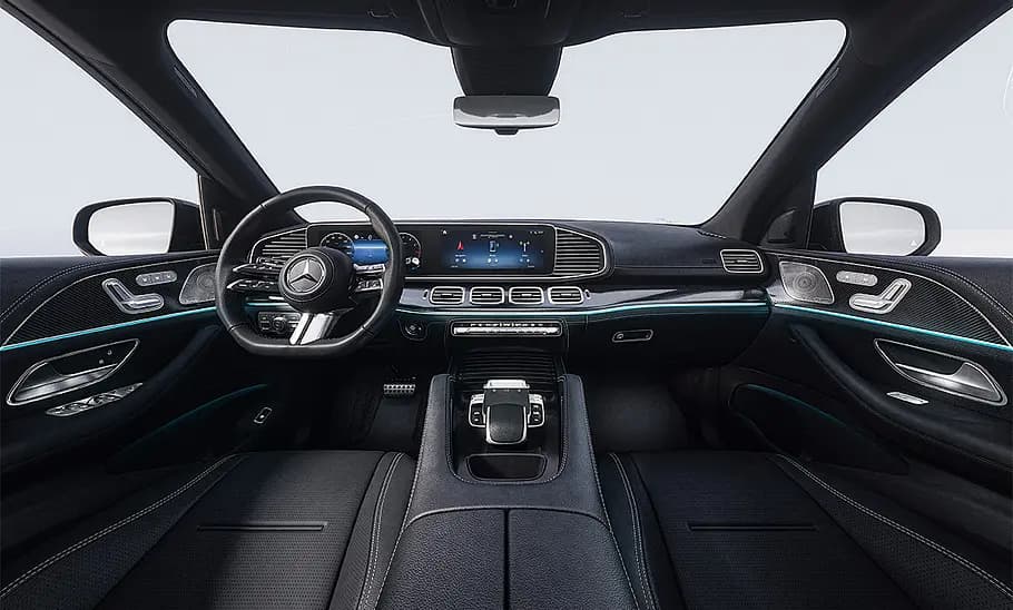 MBUX Superscreen im Mercedes-Benz GLE mit durchgehendem Display und Beifahrer-Display