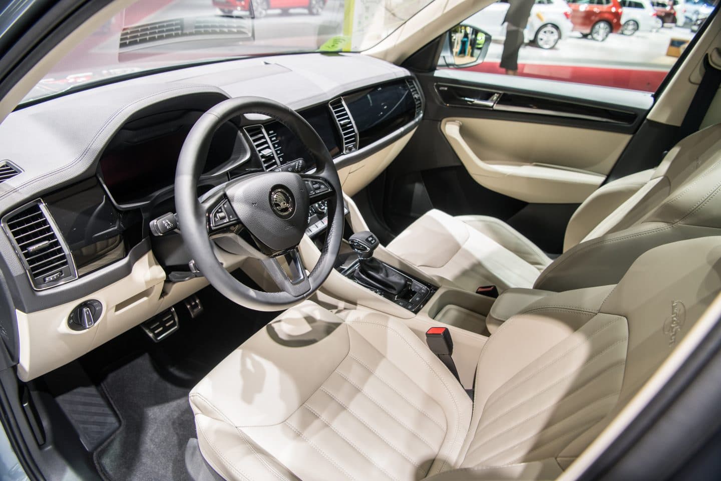 Der Innenraum des Škoda Kodiaq zeigt die Komfortausstattung der Laurin & Klement-Linie mit Massagesitzen.