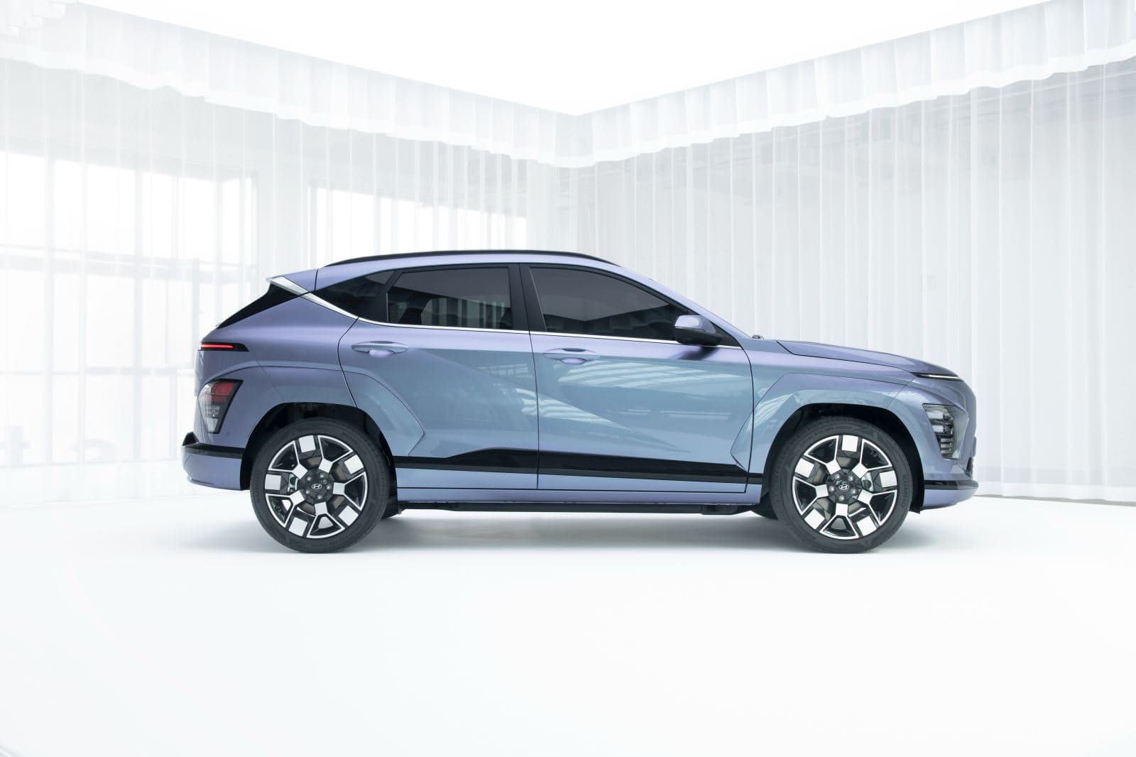Für das Leben nach der zweiten Geburt setzt Hyundai auf Vertrautes. Wie zum Beispiel das „doppelte“ Heck, bei dem die Rückleuchten aus dem hinteren Radhaus herauswachsen