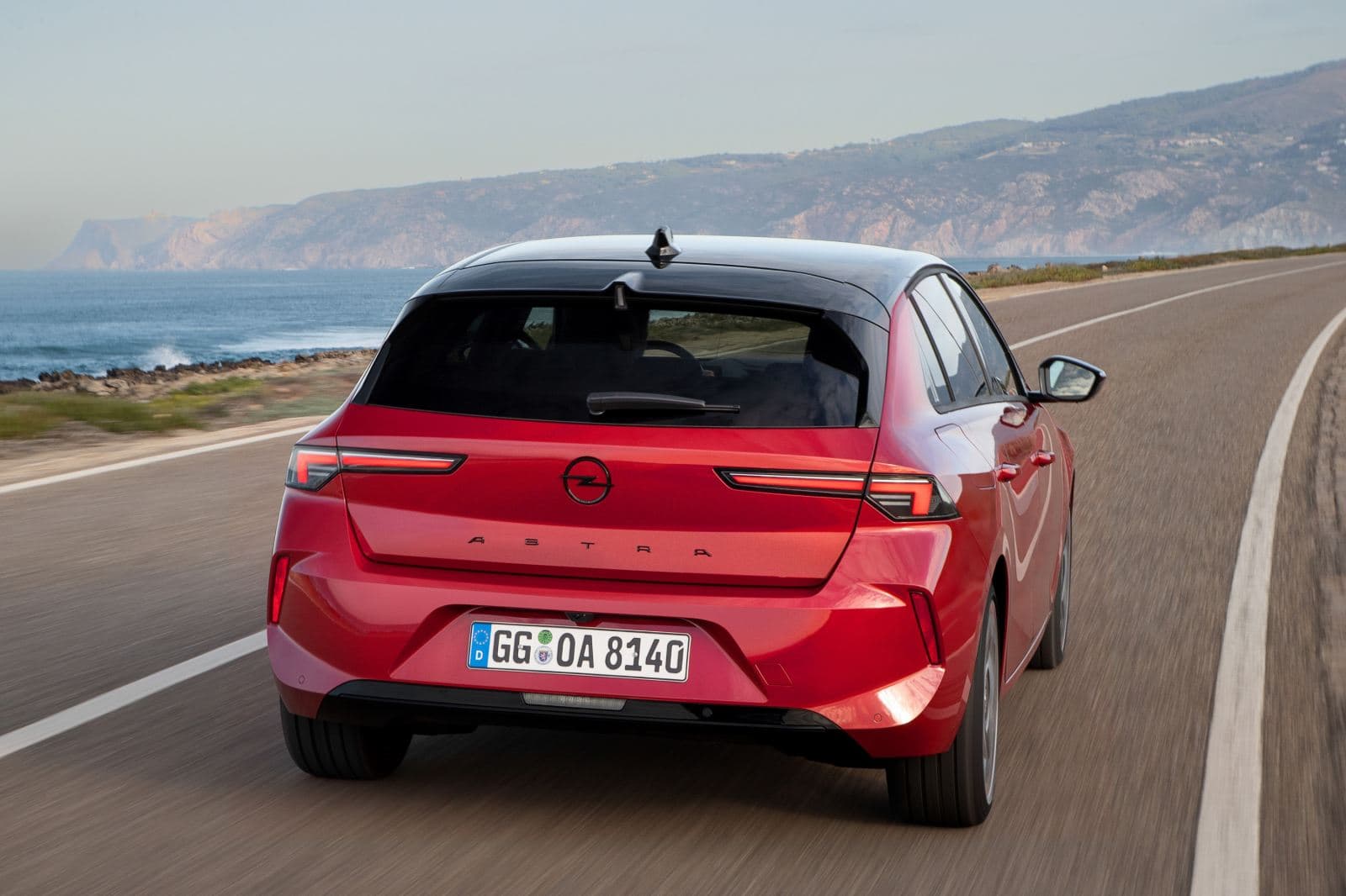 Wer es mag, kann die Opel Astra auch in einer Zweifarblackierung bekommen