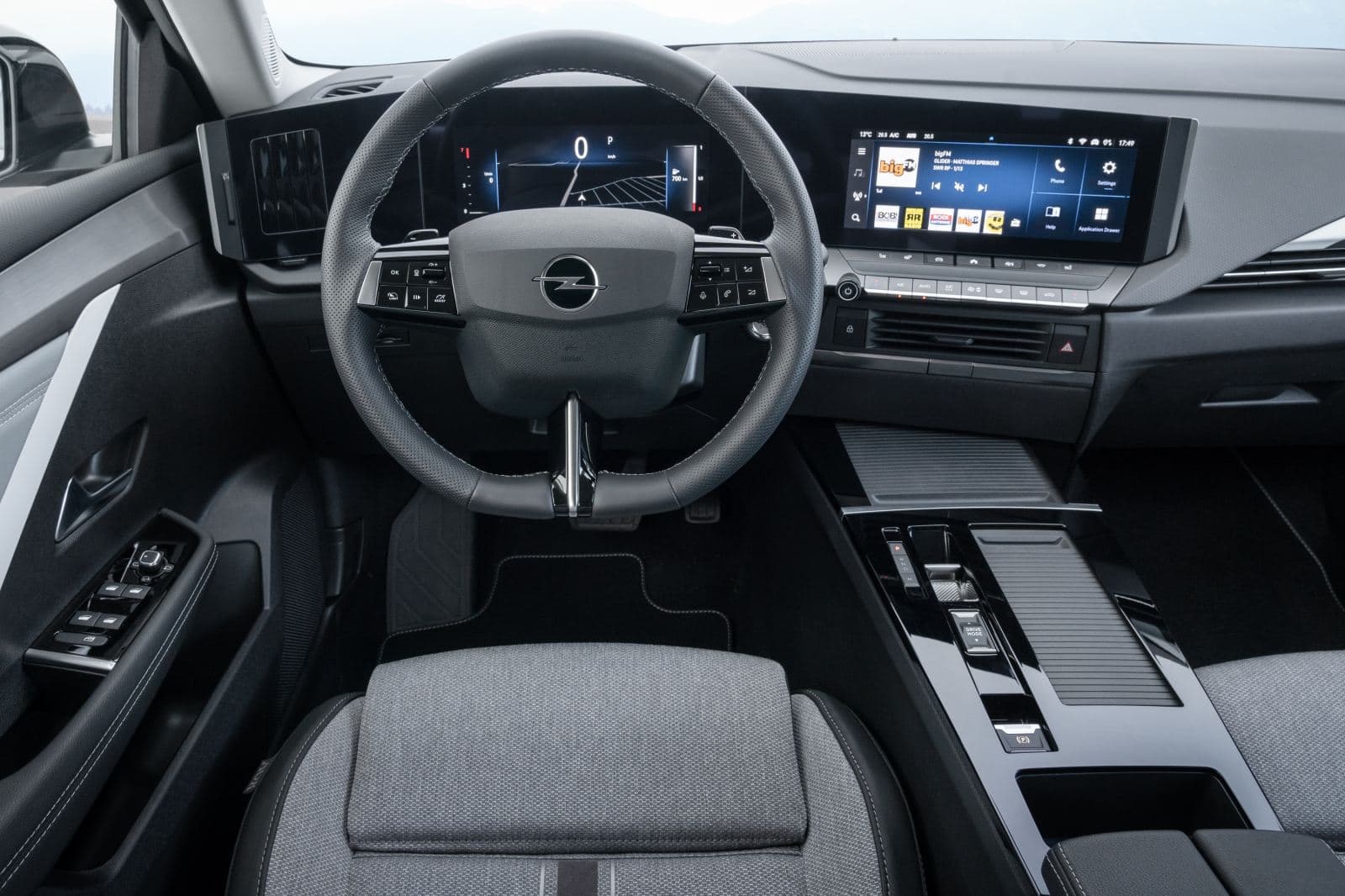 Aufgeräumt und digital: Das Astra-Cockpit ist auf der Höhe der Zeit