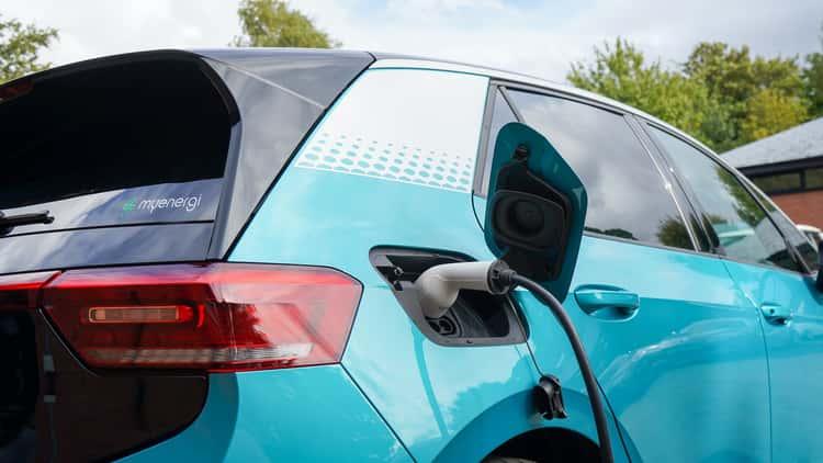 Gebrauchtpreise für E-Autos sinken. Gebrauchte E-Autos bald billiger?