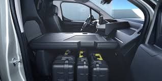 Ausblick auf den umgeklappten FlexiSeat-Beifahrersitz des Opel Combo, der das Ladevolumen erweitert